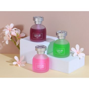 Аромадиффузор для автомобиля и помещения, 65 мл, зеленый чай, османтус, одеколон.